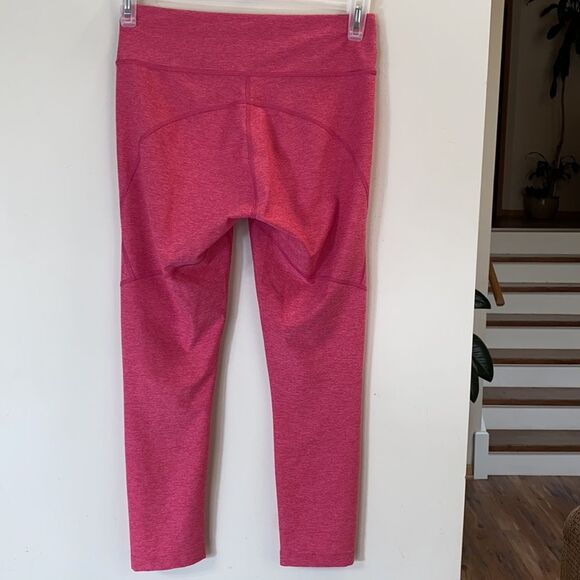 Outdoor Voices  3/4 Warm Up Leggings in Flamingo Fuchsia Pink Barbiecore - Picture 4 of 8